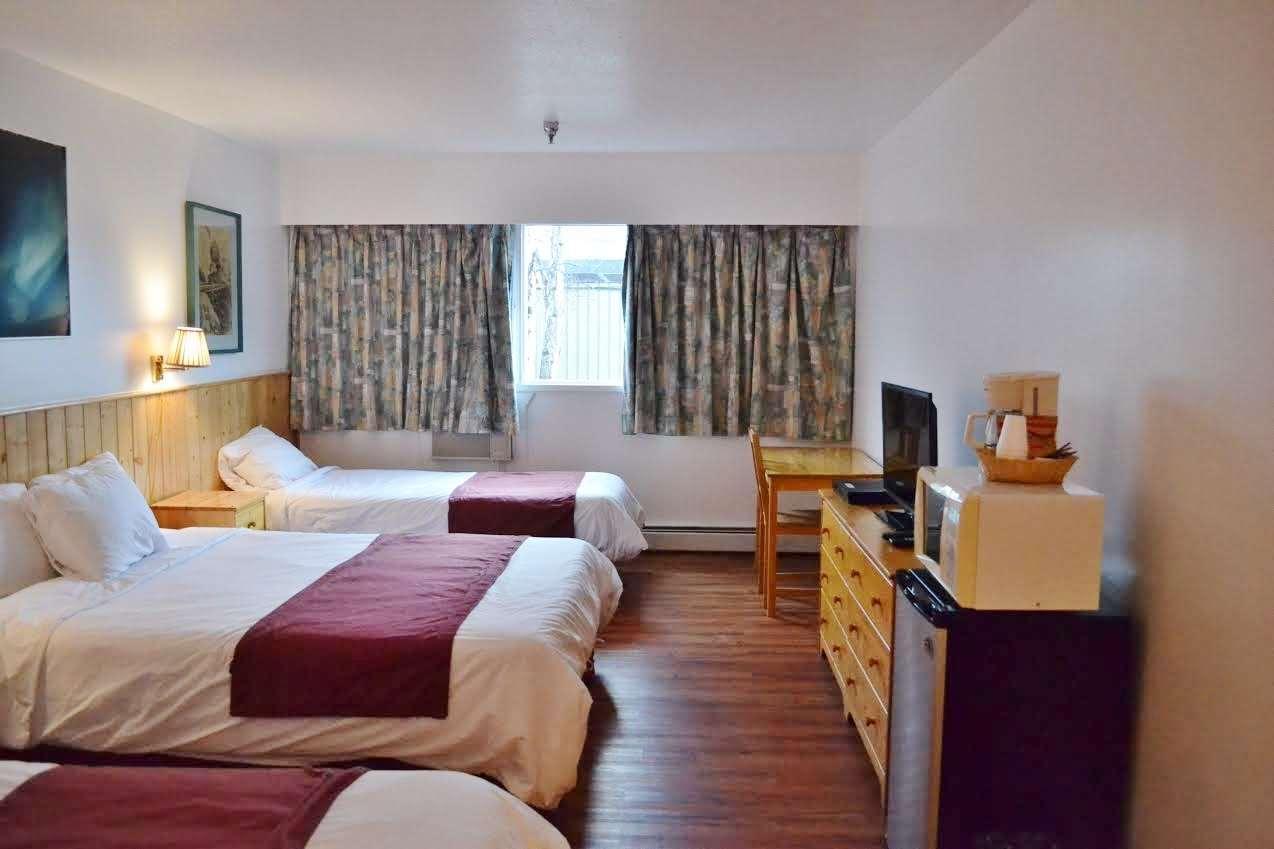 Canadas Best Value Inn- Riverview Hotel Whitehorse Dış mekan fotoğraf